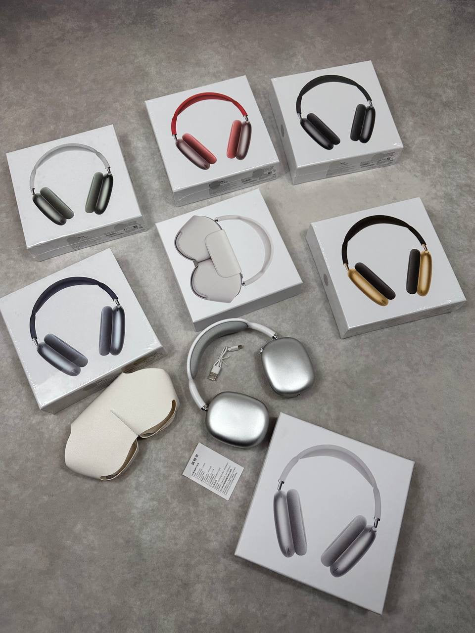 🍎🍏Headphones🍎🍏(No refunds but we accept in store credit)